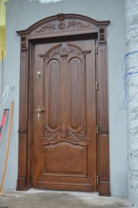 درب چوبی کلاسیک