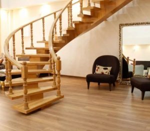 اجرا و نصب انواع نرده و دسته نرده و کف پله چوبی