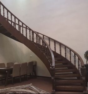 اجرا و نصب انواع نرده و دسته نرده و کف پله چوبی