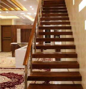 اجرا و نصب انواع نرده و دسته نرده و کف پله چوبی