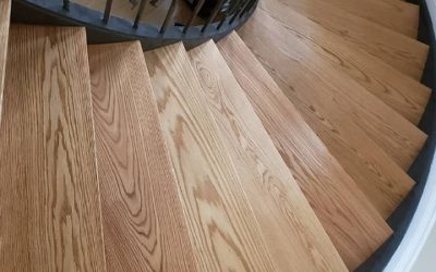 اجرای کف پله ، کاور پله فلزی با چوب و روکش بلوط قرمز