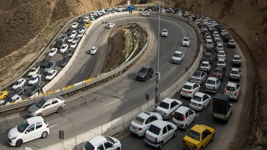 گردنه جاجرود به سمت تهران ، فاصله تهران تا جاجرود ۱۵ دقیقه با سرعت ۸۰ کیلومتر بر ساعت