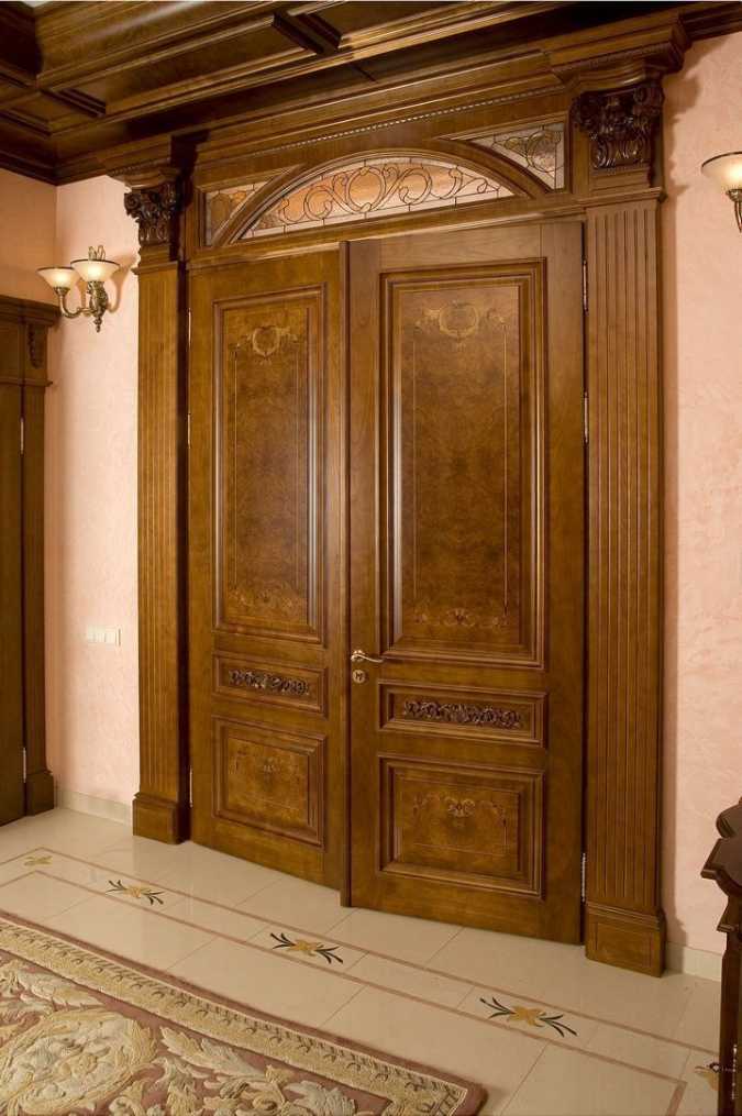 درب چوبی با چوب ریشه طبیعی