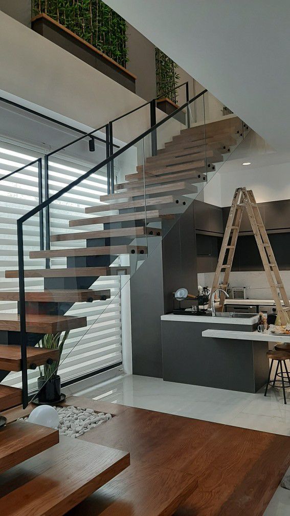 پله فلزی با کاور چوب