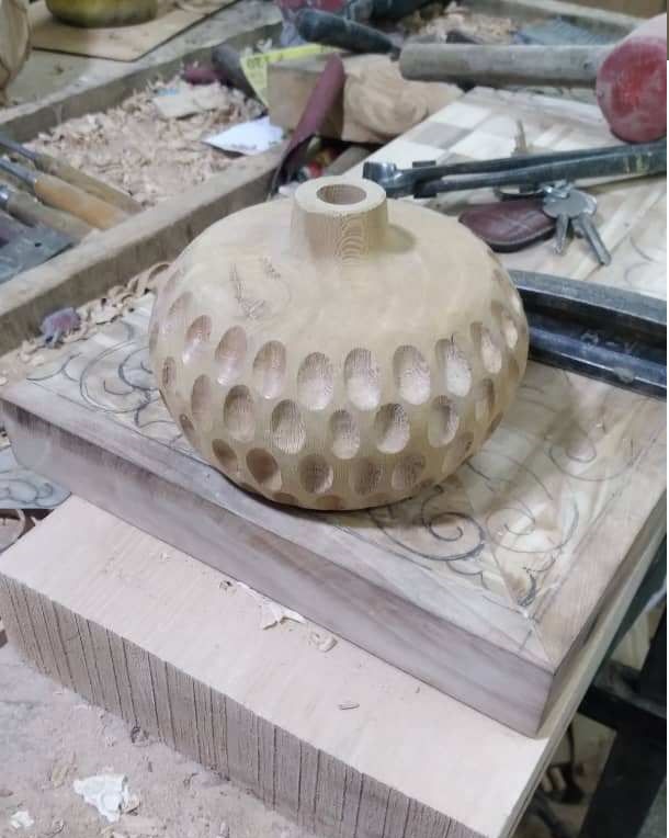 هنر منبت کاری ایجاد نقش و نگارهای برجسته روی سطح چوب