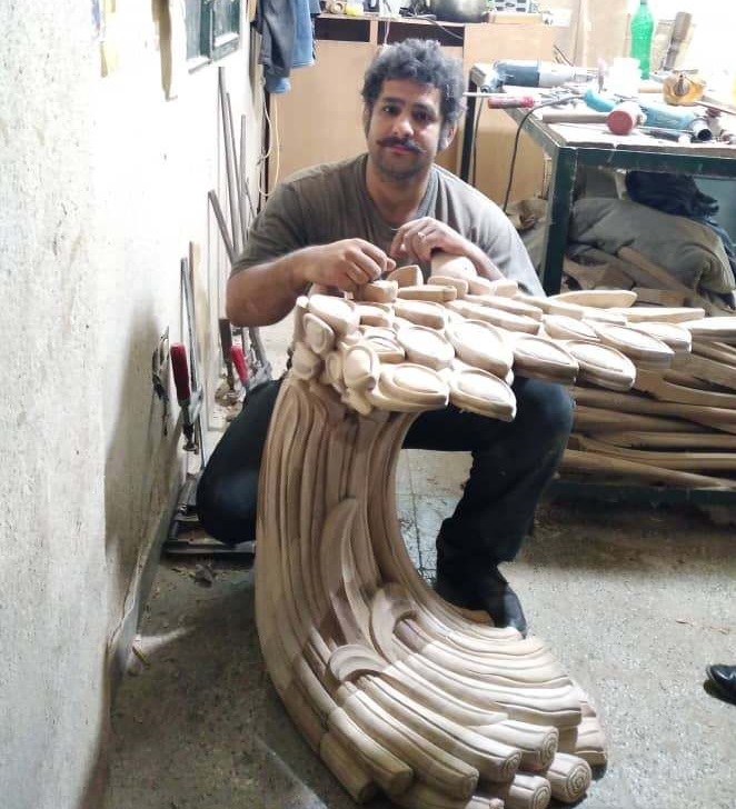 منبتکاری هنر حکاکی و برجستهسازی روی چوب