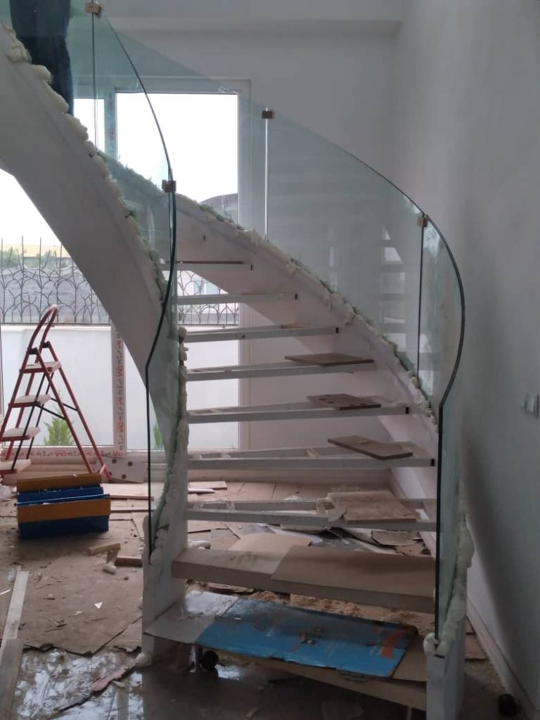 نرده شیشه ای