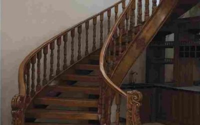 نمونه کار لاکچری و سفارشی پله چوبی در تهران | طراحی، ساخت و رنگ‌کاری فن و هنر
