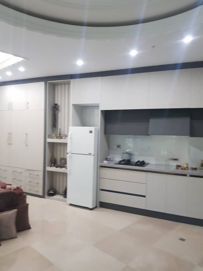 ساخت کابینت آشپزخانه سفید و سیاه