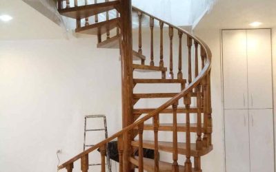 نمونه کار پله چوبی لوکس با نرده قوس دوبلکس | اجرای کف پله و کفپوش چوبی باکس