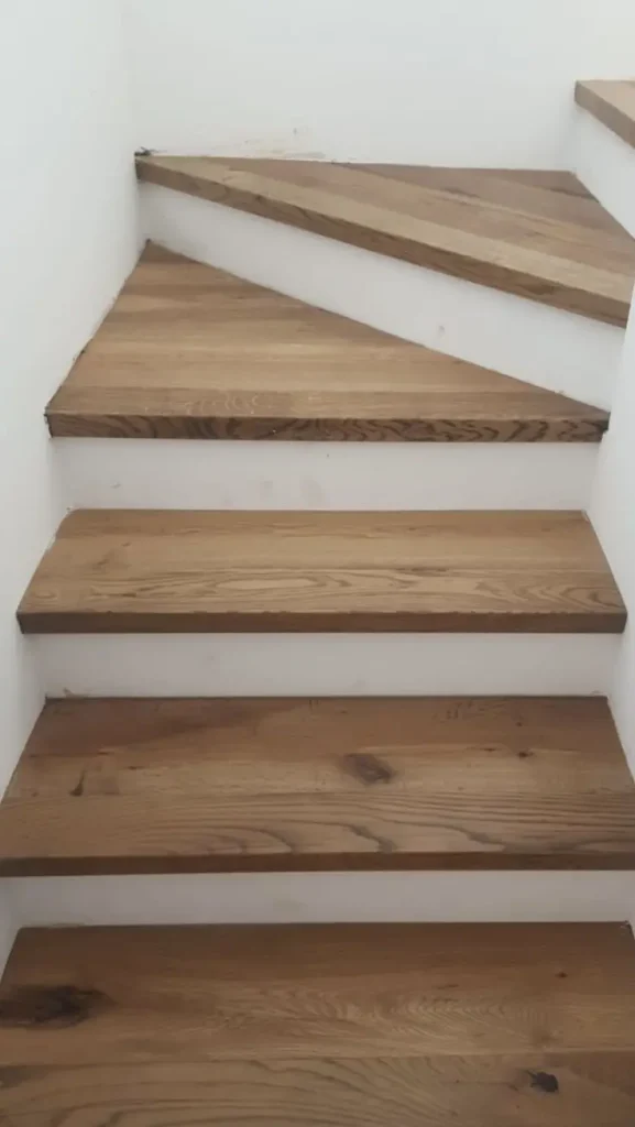 نمونه پله چوبی