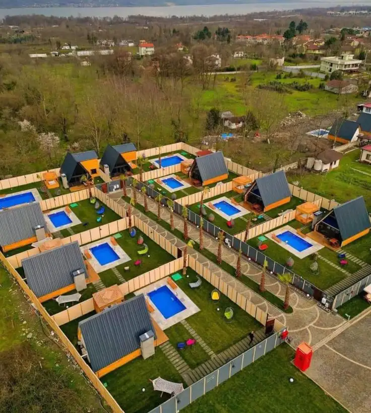 طراحی و ساخت شهرک ویلایی و کلبه چوبی