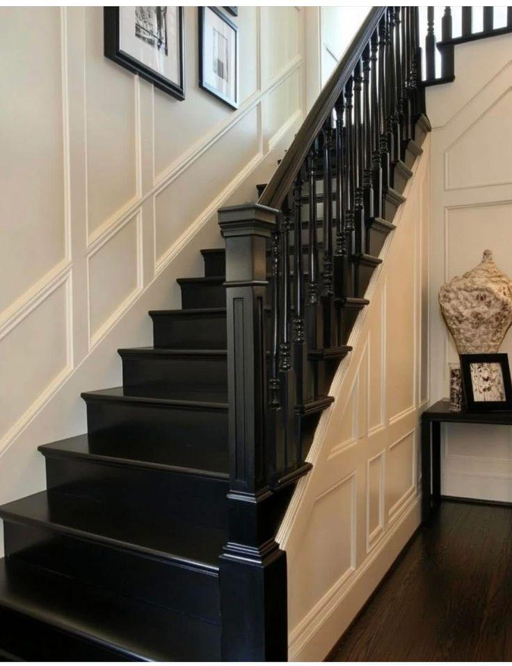 اجرای کف پله چوبی رنگ ذغالی مات