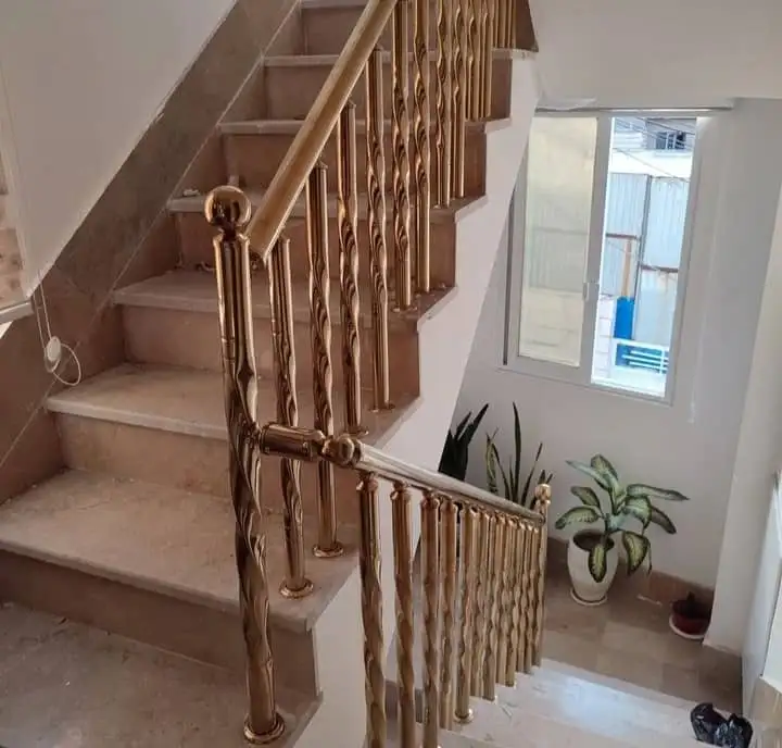 تولید و نصب نرده PVC و پلاستیک با اتصالات استیل