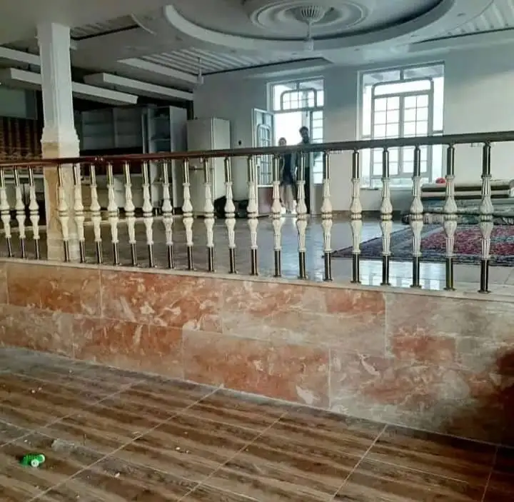 تولید و نصب نرده PVC و پلاستیک با اتصالات استیل