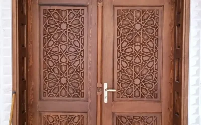 گره چینی اسلامی: هنر، نقوش و انتخاب چوب برای درب‌های مسجد | بررسی تخصصی