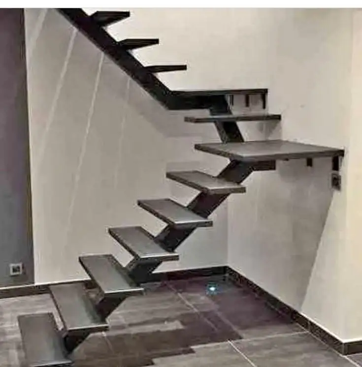 پله فلزی ویلایی