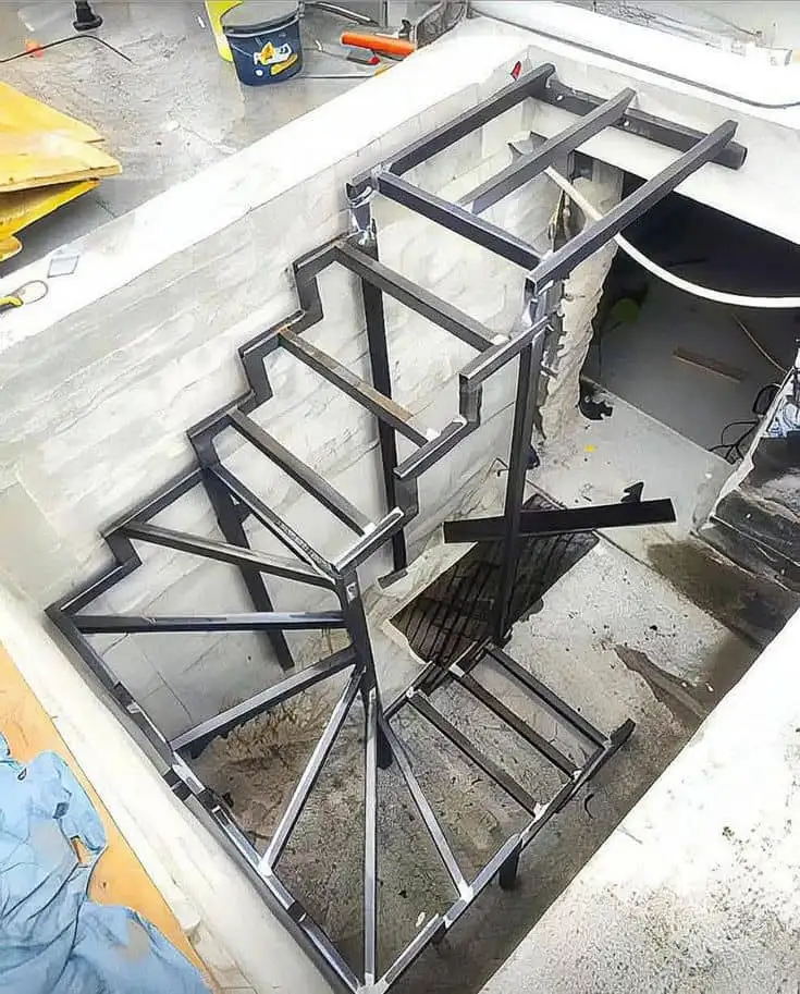 پله فلزی ویلایی