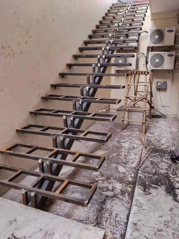 پله فلزی ویلایی