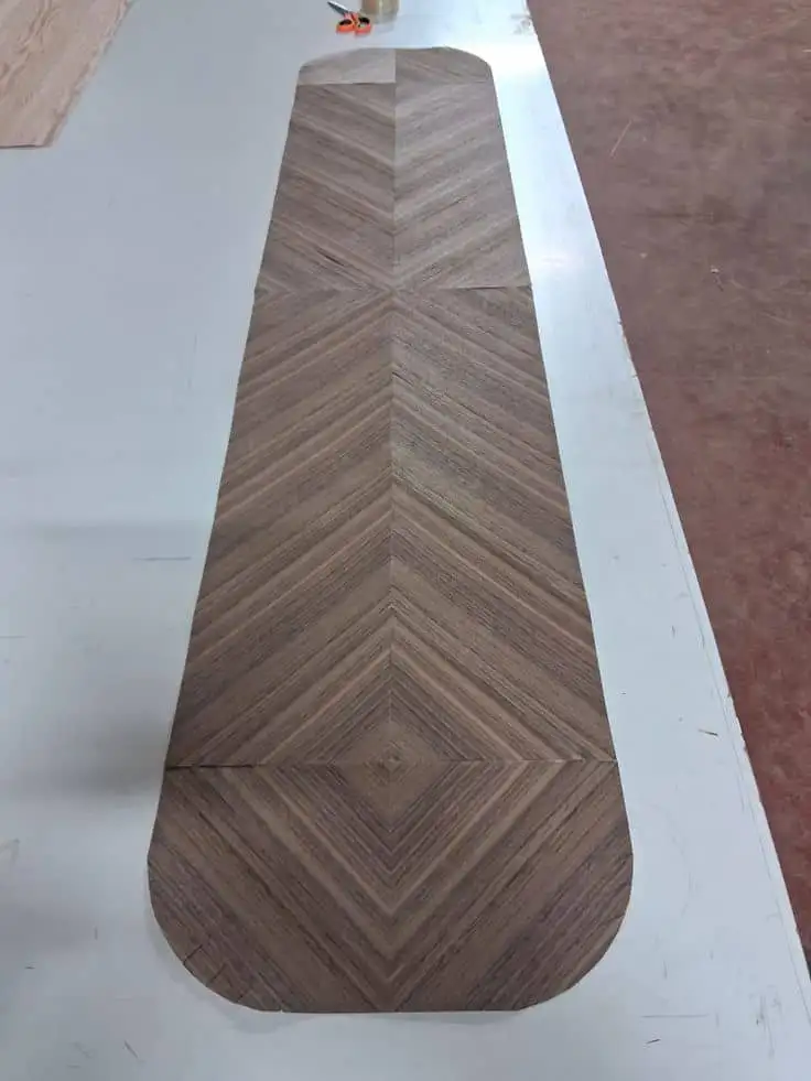 لیزر چوب و روکش در ضخامت‌های ۰.۰۶ الی ۲ میلیمتر با نقوش هندسی و گل و مرغ و گره‌چینی با روکش