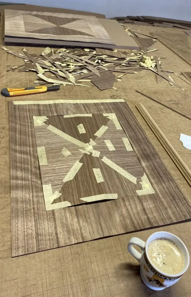 لیزر چوب و روکش در ضخامت‌های ۰.۰۶ الی ۲ میلیمتر با نقوش هندسی و گل و مرغ و گره‌چینی با روکش