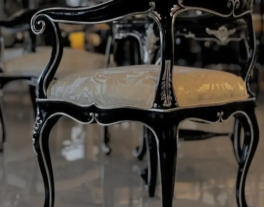 مبل صندلی آرم چر به سبک نئوکلاسیک