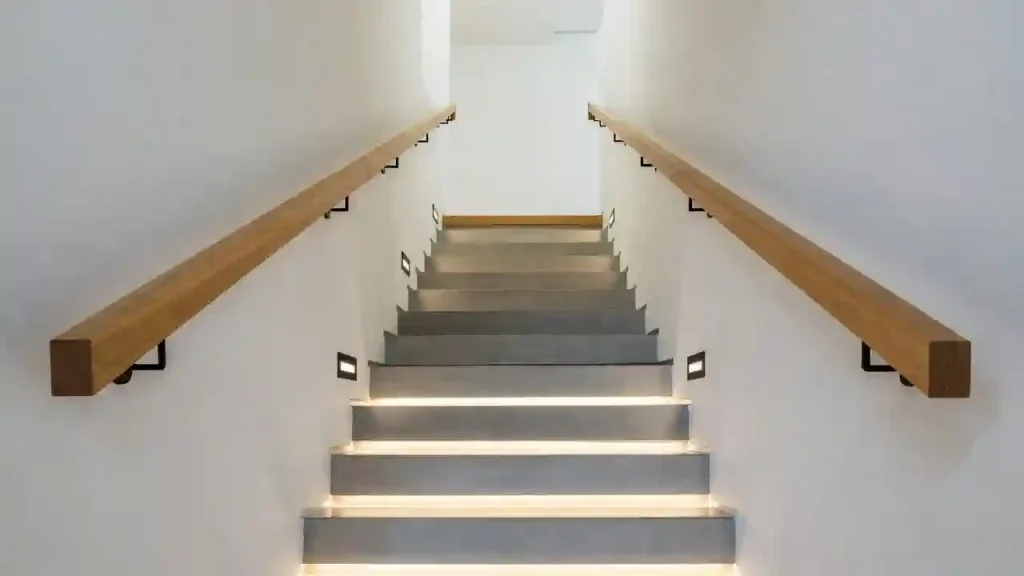 هندریل چوبی پله و دیواری با طراحی مدرن، ساخت سفارشی و استفاده از متریال استاندارد