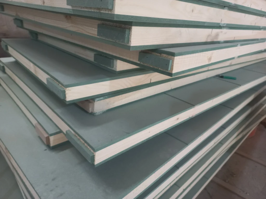 سازنده و مجری انواع درب و چهارچوب ضد آب چوب و ام دی اف