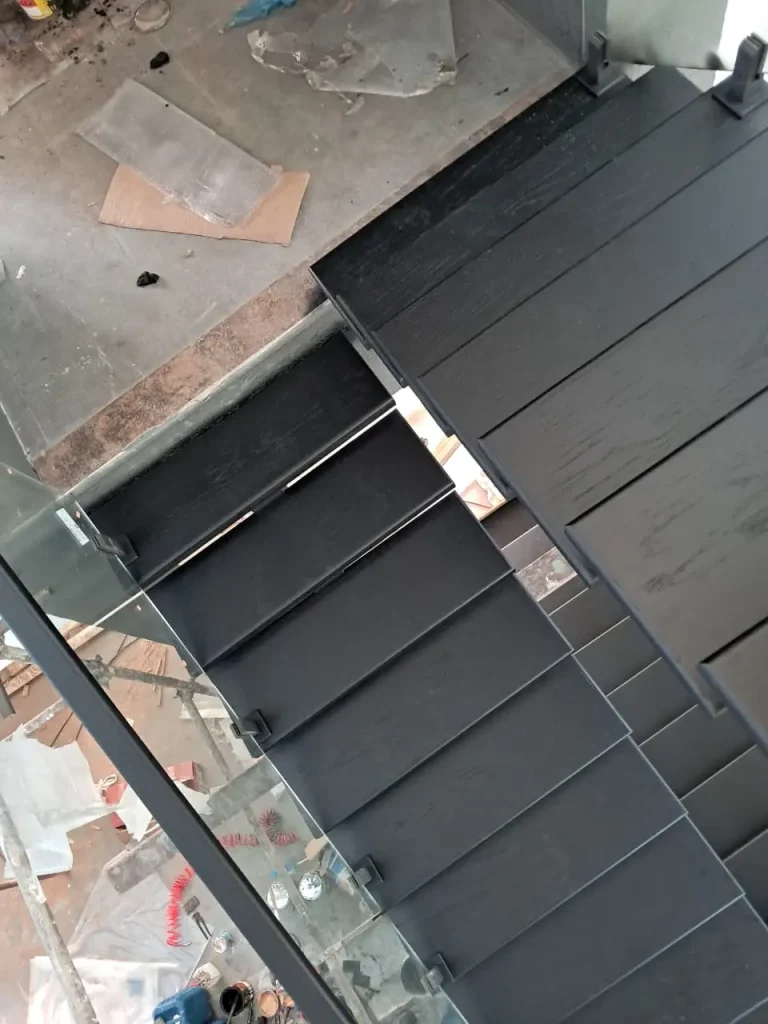 کف پله بلوط مشکی کلاسیک ، موج نما