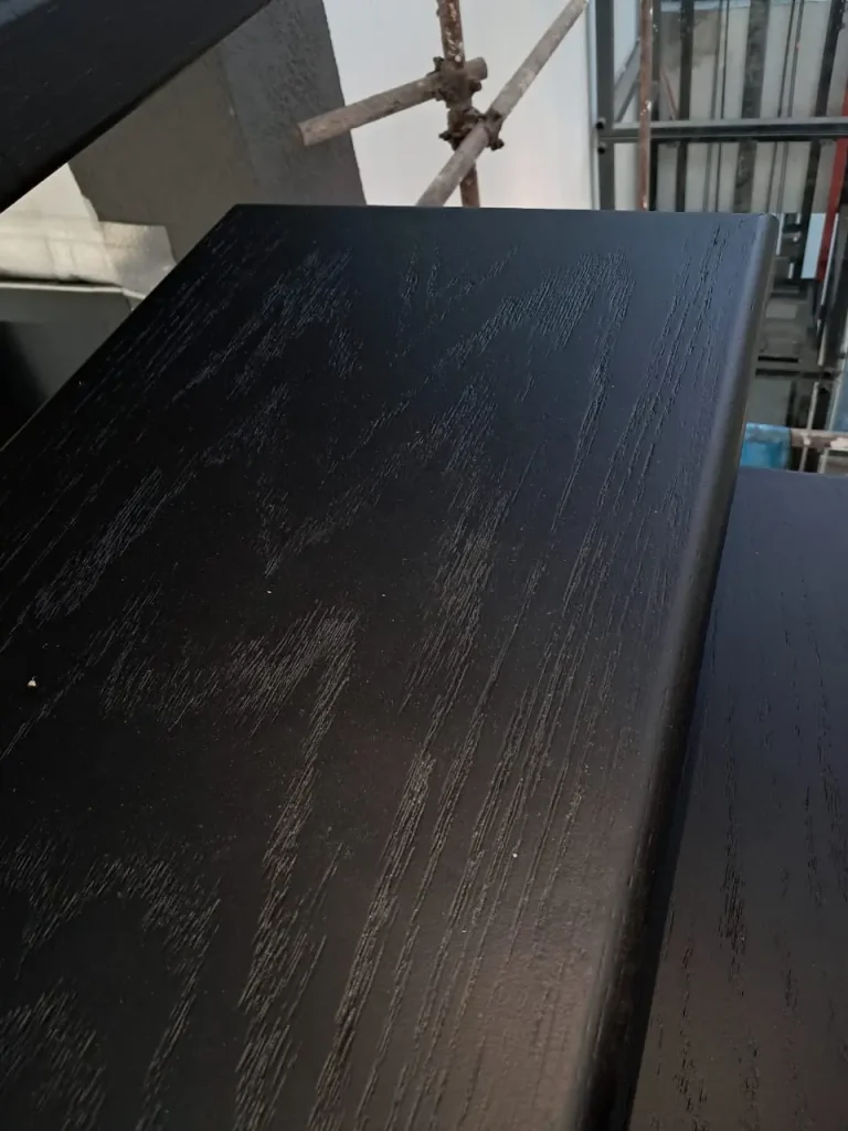 کف پله بلوط مشکی کلاسیک ، موج نما