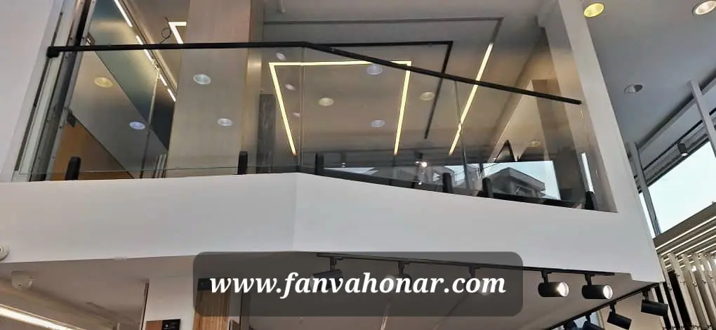 اجرای شیشه های جام امینت و سکوریت پله و درب ، مجری مله فلزی و چوب و شیشه