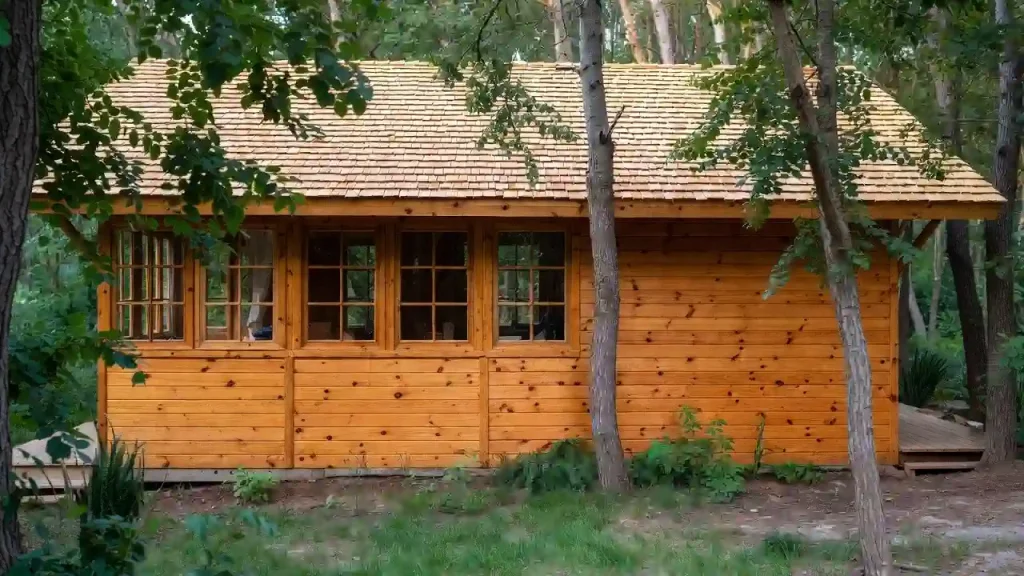 ساخت کلبه چوبی در قائمشهر، استفاده از چوب با کیفیت و متریال استاندارد، طراحی مدرن و سفارشی