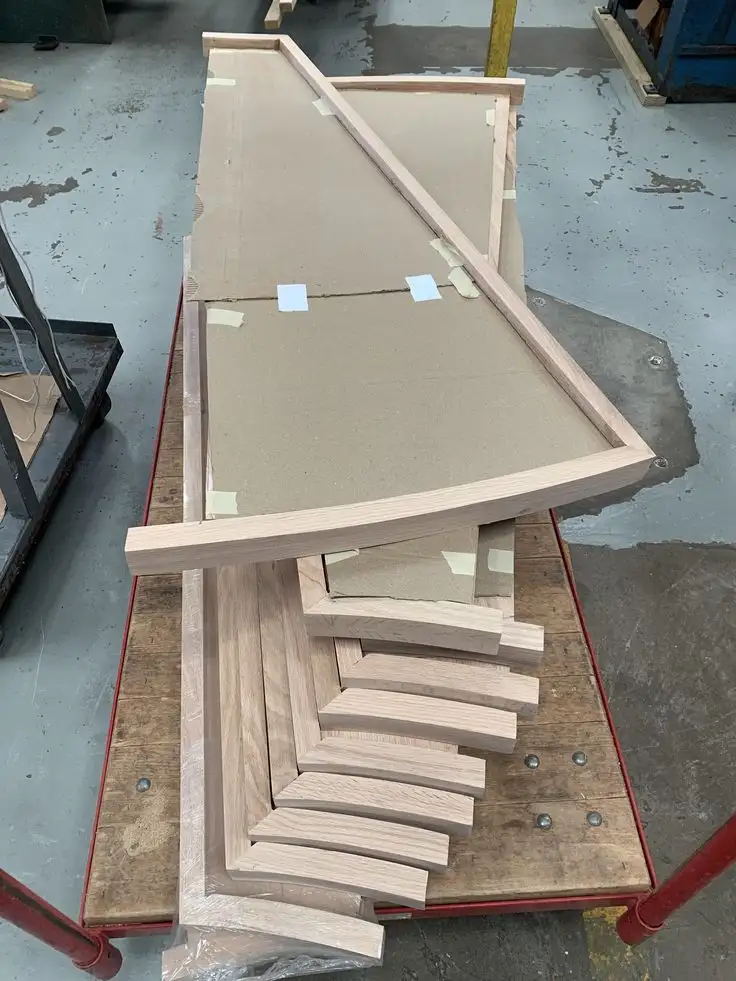 چوب بلوط آمریکایی برای کفپوش پله، درب ورودی و دکوراسیون منزل