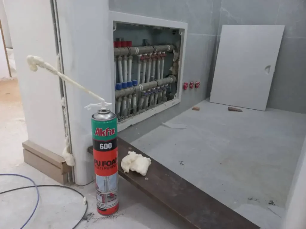 نصب چهارچوب درب با ریسمانکشی و فوم