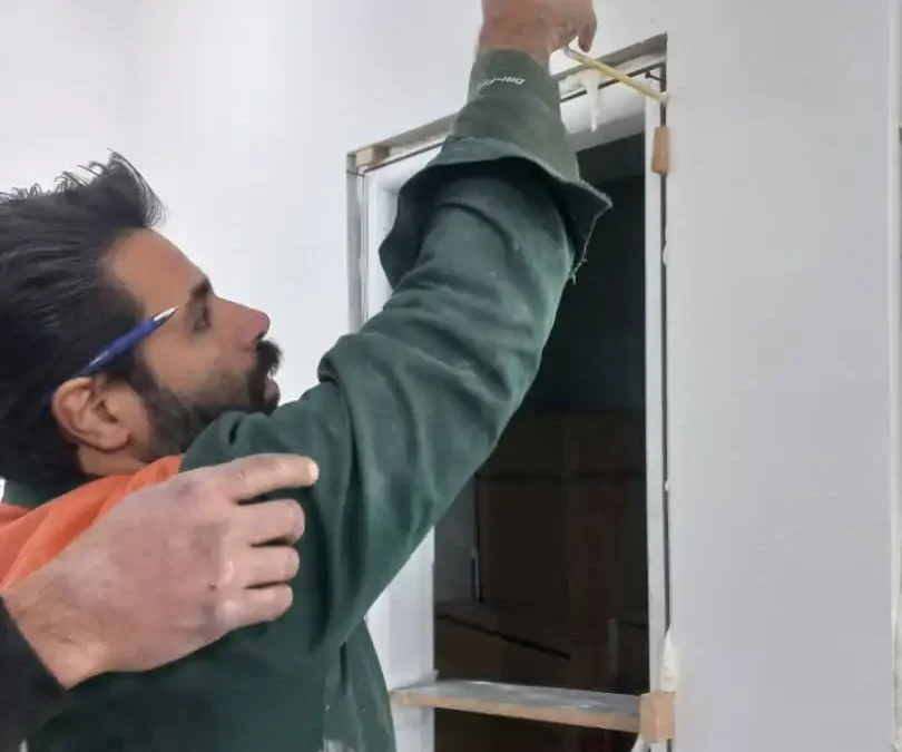 لیست قیمت انواع درب‌های تخصصی (قیمت‌گذاری به‌روز)