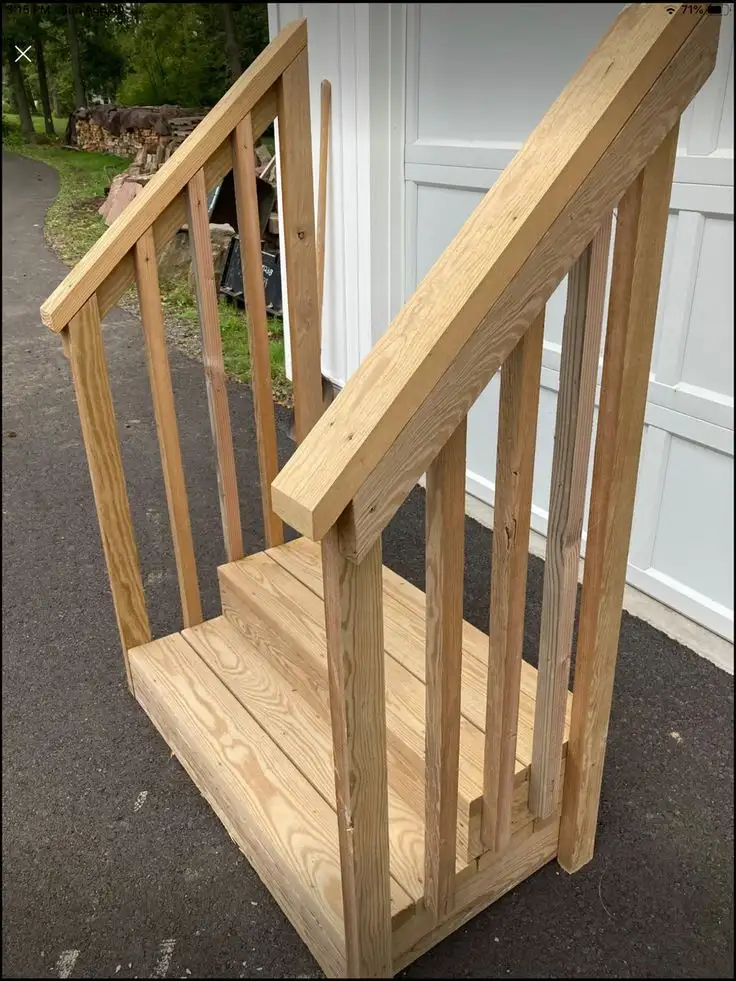 طراحی حرفه ای نرده چوبی و هندریل فلزی پله