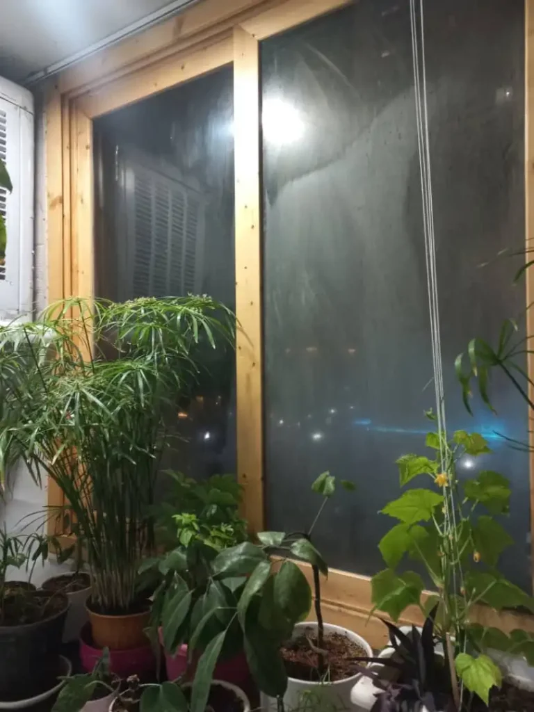 اجرای پنجره های چوبی برای گلخانه های خانگی