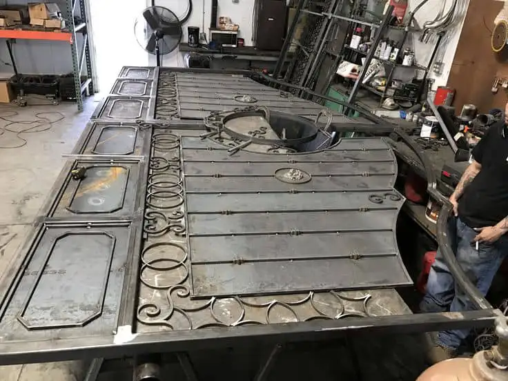 ساخت درب‌های لابی چوب و فلز