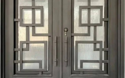 7 استاندارد مهندسی در ساخت درب‌های لابی چوب و فلز؛ کلبه‌های A-frame لوکس | فن و هنر