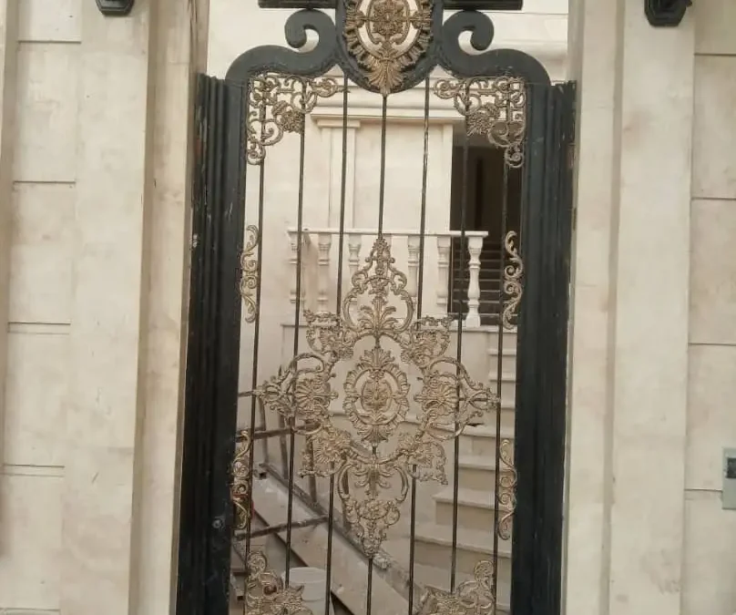 درب‌های پیوت (لولا پاشنه‌ای) لوکس