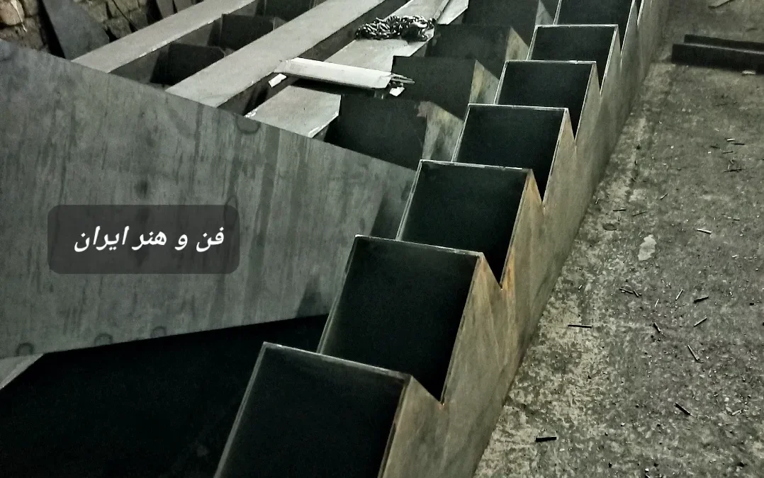 پله‌سازی حرفه‌ای با استیل و شیشه | قیمت + اجرای تخصصی