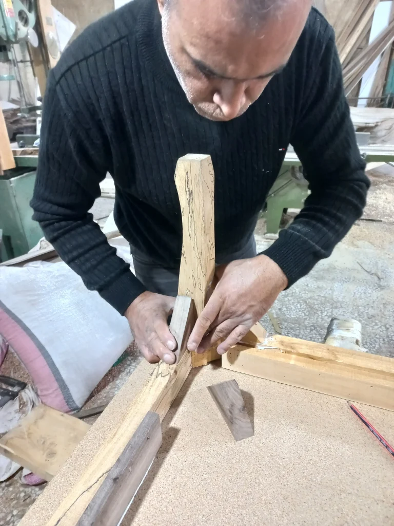 تعمیر تخت خواب و سرویس خواب ، دراور ، درب چوبی ، میز و صندلی