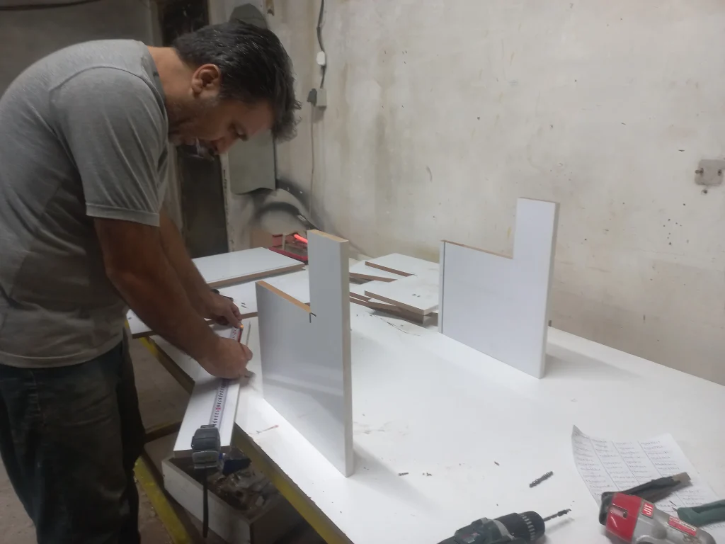 مهندس امیر کرمعلی طراح و سازنده کابینت آشپزخانه